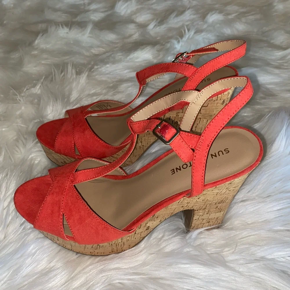 Sun & Stone salmon colored wedges size 9M NWOT